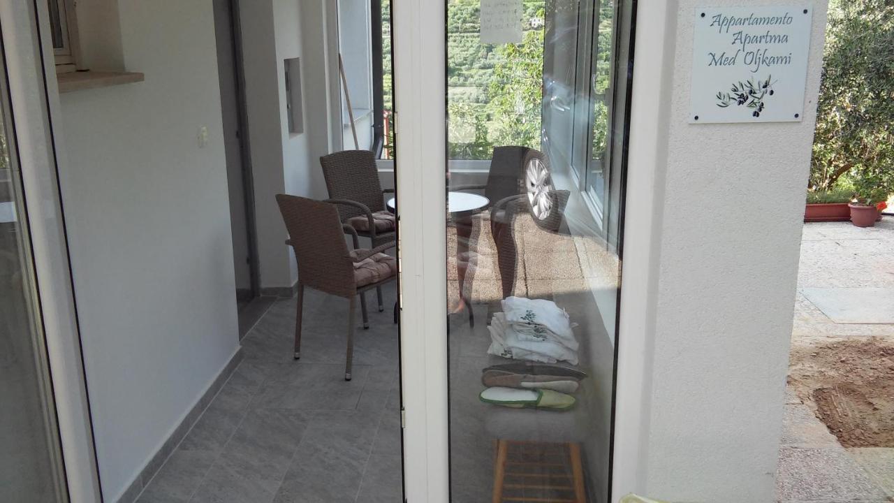 Apartma Med Oljkami Spodnji Portoroz Exterior photo